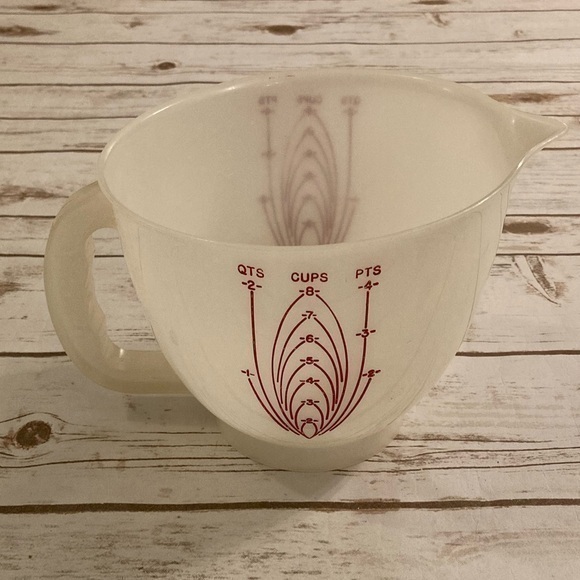 Vintage Tupperware Mix N Pour 8 Cup Mixing Bowl - Picture 1 of 7